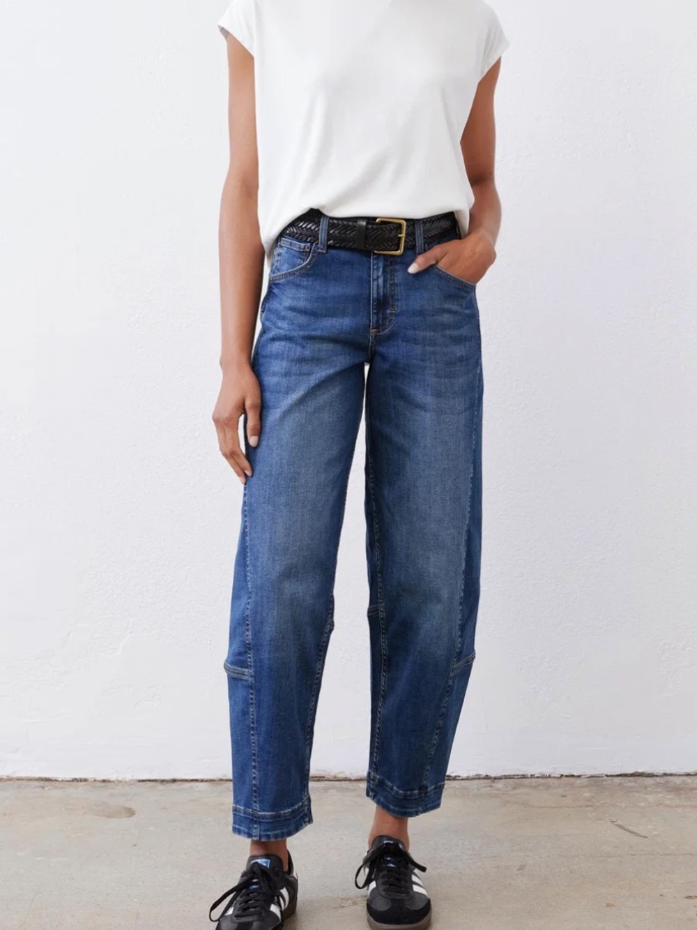 Ruti Women’s Ultimate Barrel Leg Jeans in Indigo